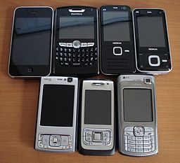 256px-Assorted_smartphones